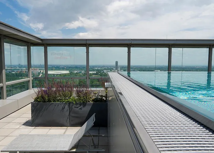 דירה Stylish With Balcony And Pool וינה