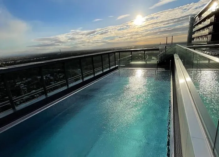 דירה Stylish With Balcony And Pool וינה