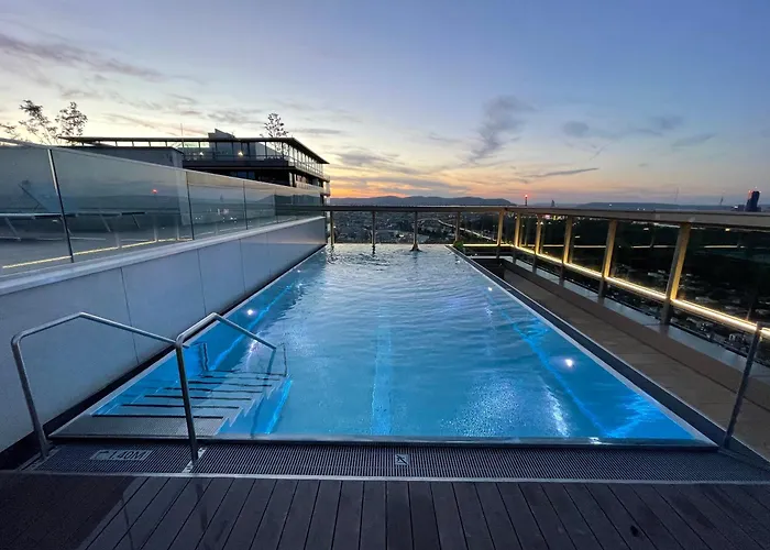 דירה Stylish With Balcony And Pool וינה