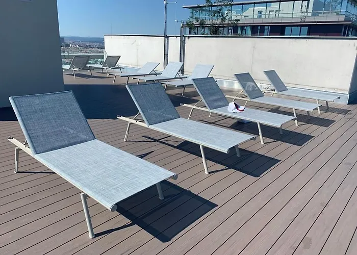 דירה Stylish With Balcony And Pool וינה
